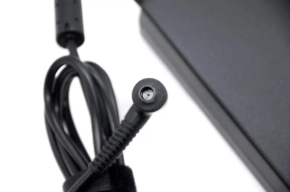 Original 19.5V 6.15A 120W FOR HP EliteBook 8530W 8540W 8560W 8570W 8460W 8470W laptop power AC adapter charger 677762-002