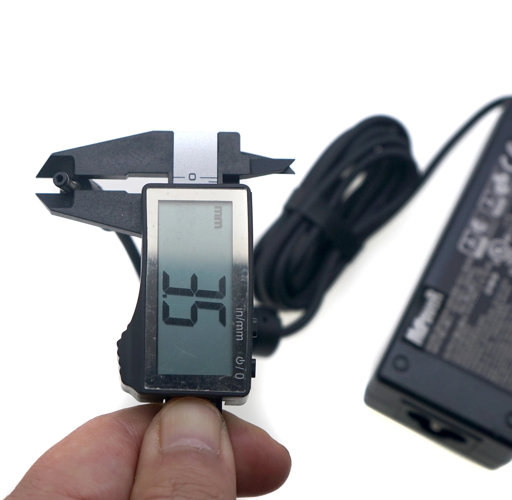 19V 2.1A 40W 3.5*1.35mm Genuine HONOTO AC Adapter Charger For AVITA Power Supply ADS-40SI-19-3 19040E ADS-45SN-19-3