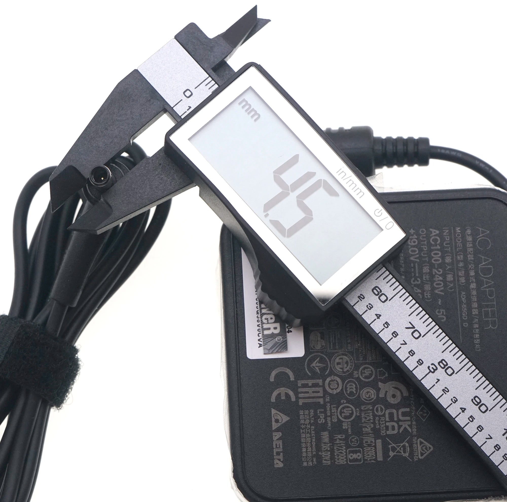 Original DELTA ADP-65GD D Power Adapter 19V 3.42A 65W 4.5x3.0mm For MSI Modern 15 MS-1552 Modern 14 Laptop Charger S930401922D04
