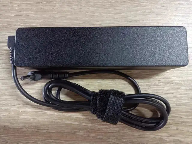 Genuine 19V 3.42A 65W 3.5*1.35mm AC Adapter CP500637-01 CP788559-01 FPCAC163 Charger for Fujitsu Stylistic Q738 Q739 R726 Q775
