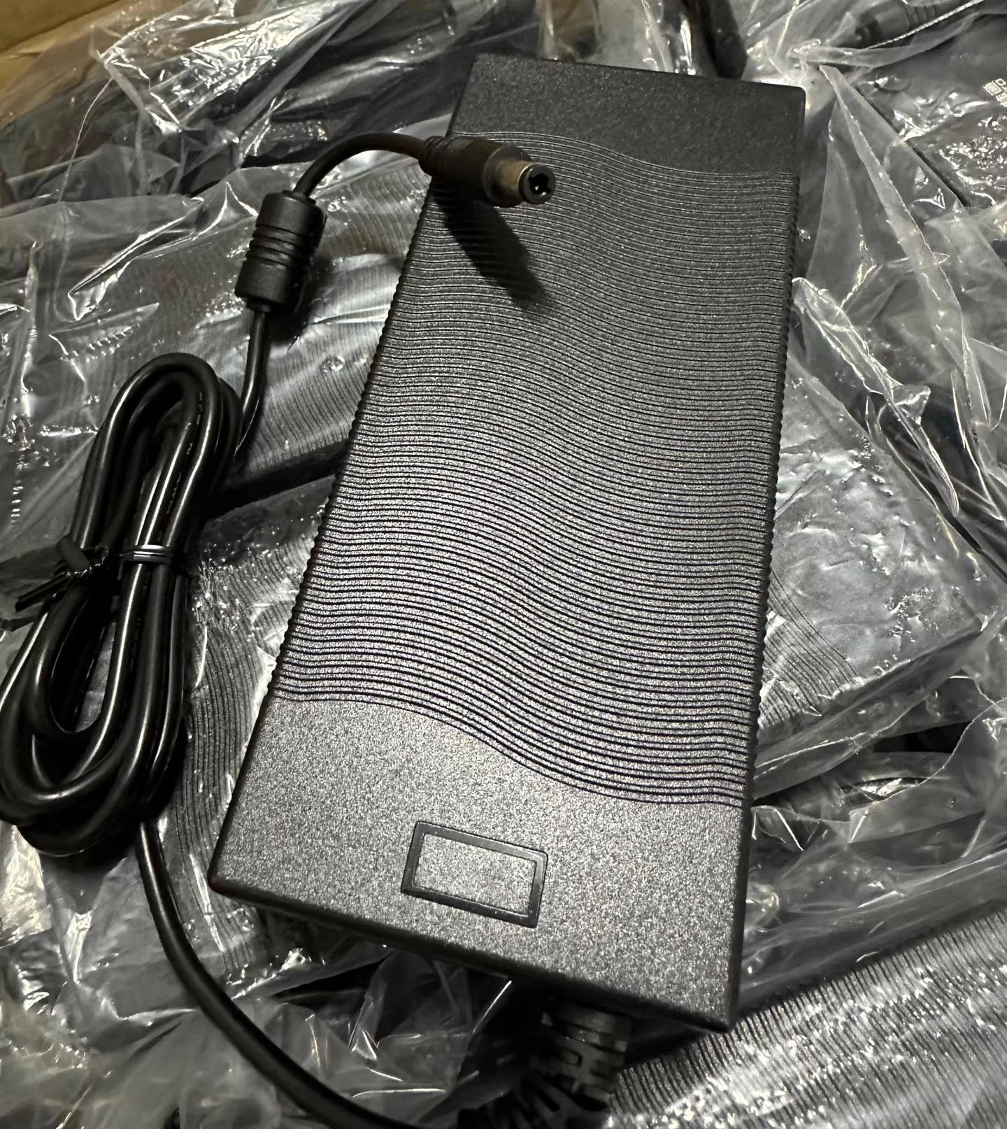 New Genuine HONOTO HONOR ADS-150GL-19-1 AC Adapter 19V 7.89A 6.3*3.0mm 150W Charger FOR Centerm v660 Power Supply