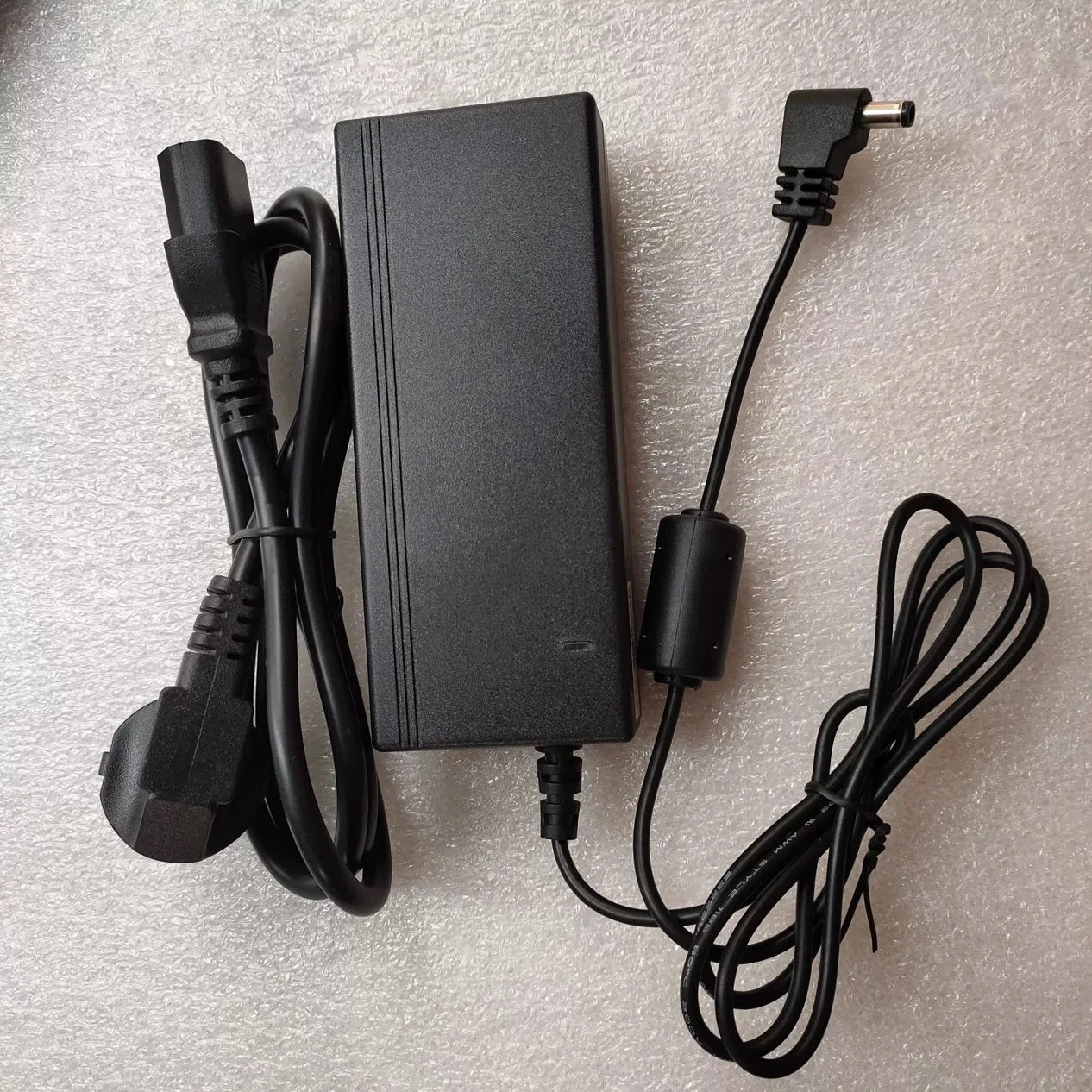 Genuine CWT 2AAL090M 24V 3.75A 90W 5.5*2.5mm AC Adapter Charger Power Supply Original