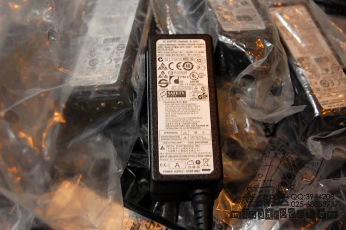 Orignal 40W 19V 2.1A AC power adapter for Samsung N145 N148 N150 N150P N208 N210 N210P N218P N220 charger AD-4019S ADP-40NH